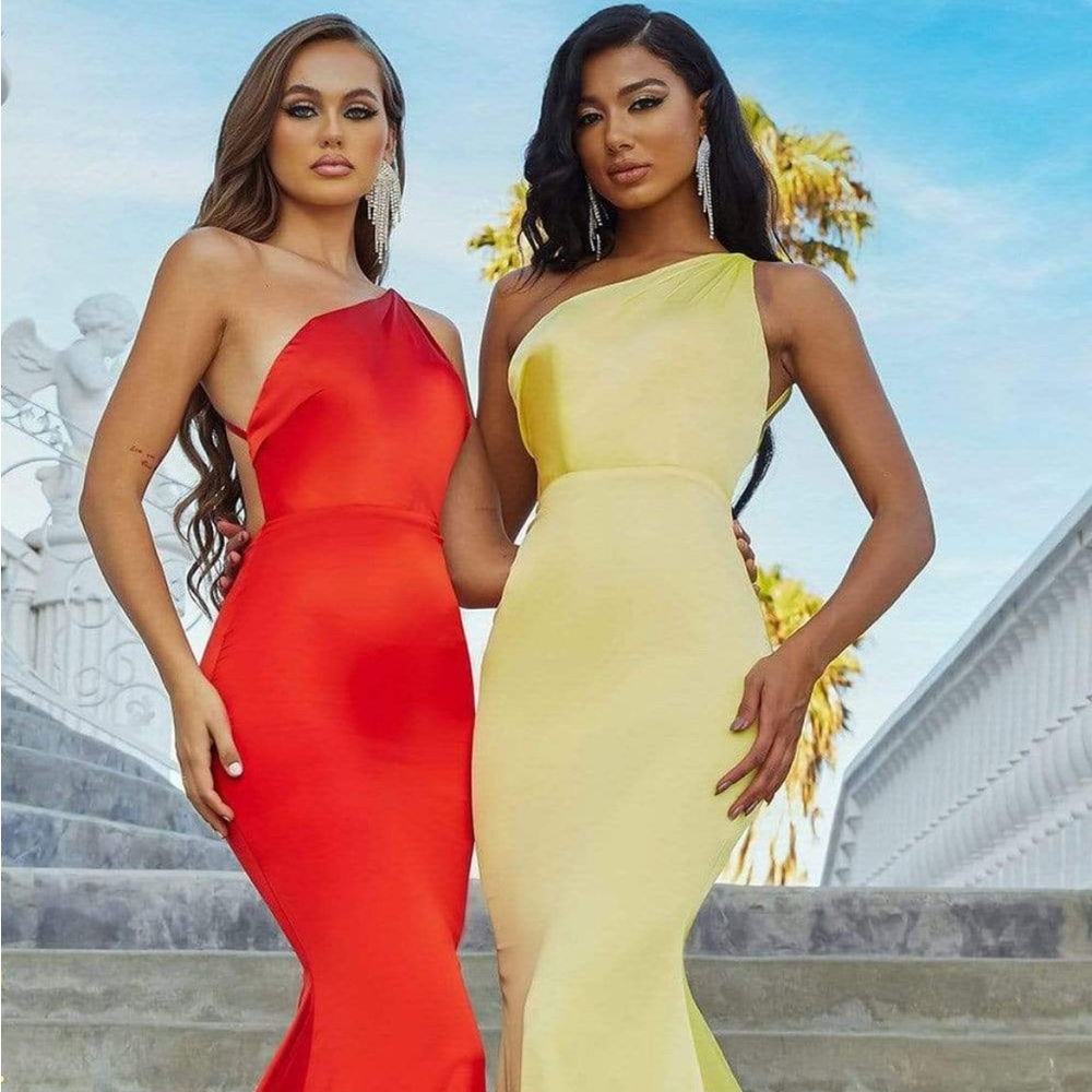 Elegant Yellow Backless Gown
